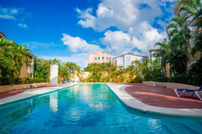Beautiful 2-bedroom apartment in Cocotal with amazing lake views and pools